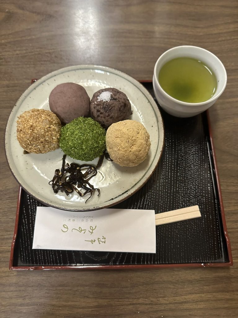 みよしのさんの五色おはぎ