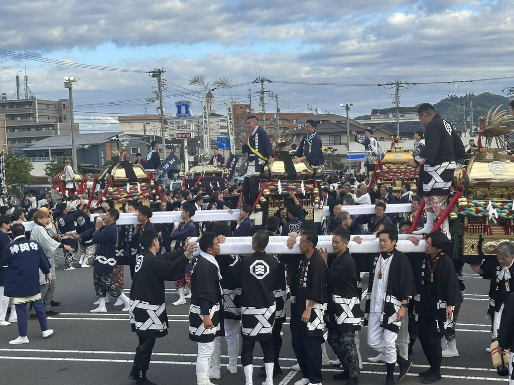 桑原八幡神社例大祭 神輿寄せ