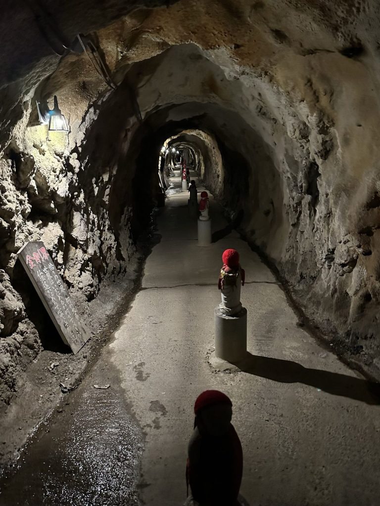 石手寺のマントラ洞窟