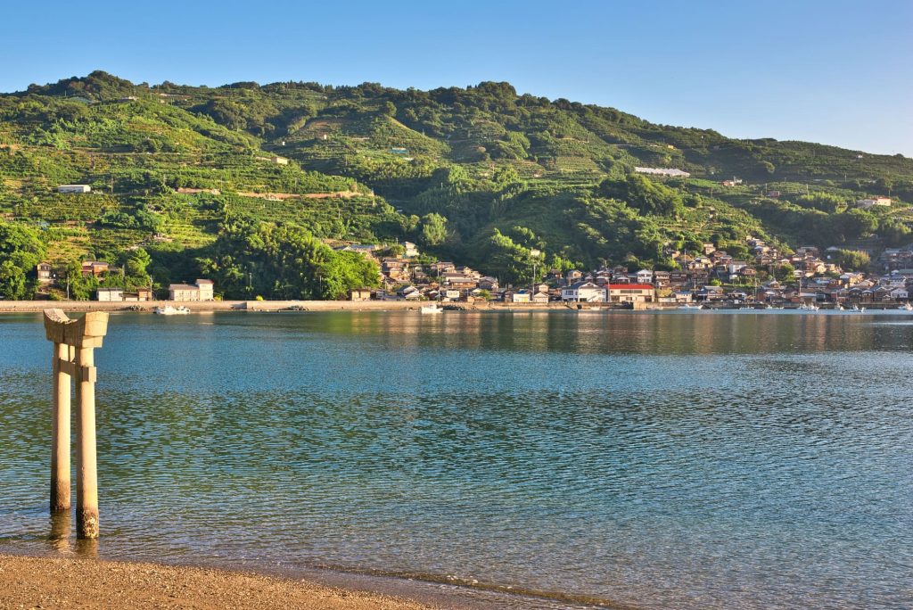舌間厳島神社 海の鳥居写真