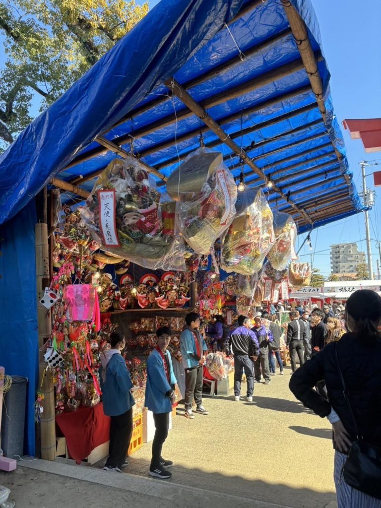 伊豫豆比古命神社の椿祭り縁起物屋台
