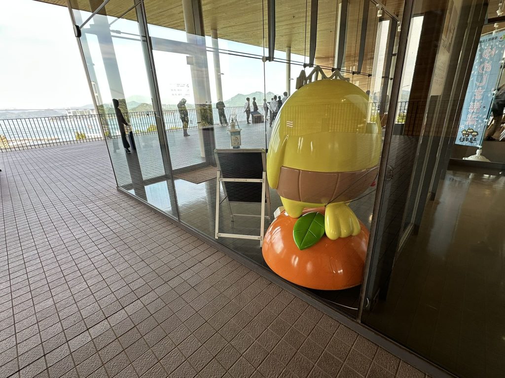 来島海峡サービスエリアで佇むバリィさん像3