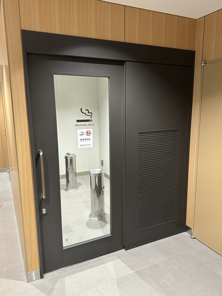 JR松山駅喫煙所