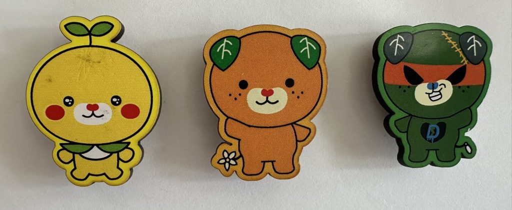 3つセット、こみきゃん、みきゃん、ダークみきゃんのみきゃんマグネット
