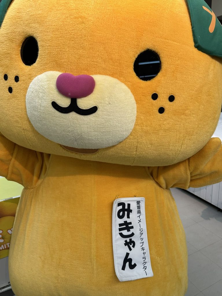 東温レスパスシティの「いしづち山麓マルシェ」にみきゃんがやって来た！！6