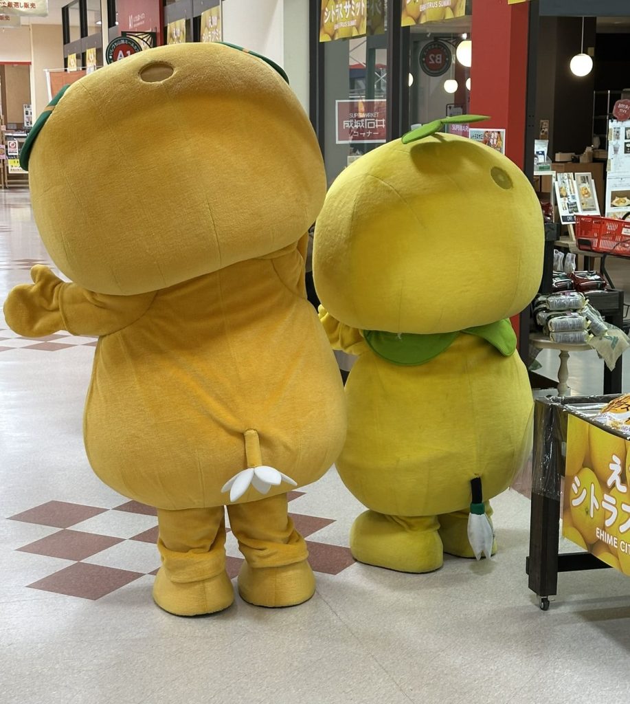 東温レスパスシティの「いしづち山麓マルシェ」にみきゃんがやって来た！！5