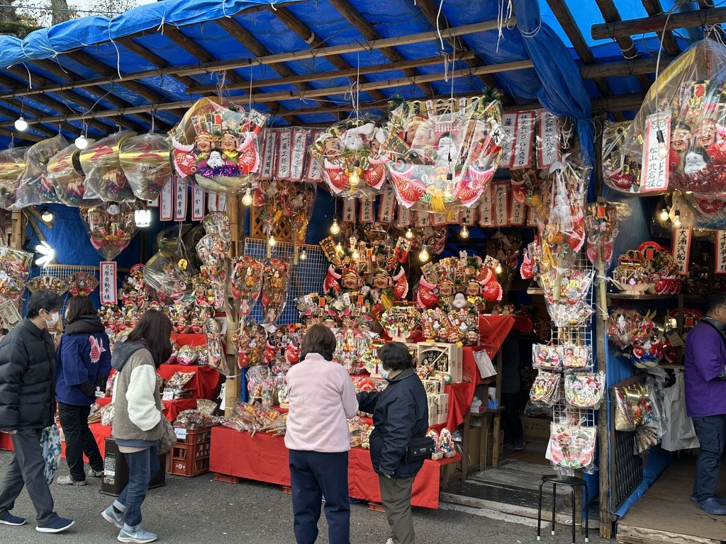 伊豫豆比古命神社の椿祭り縁起物屋台2