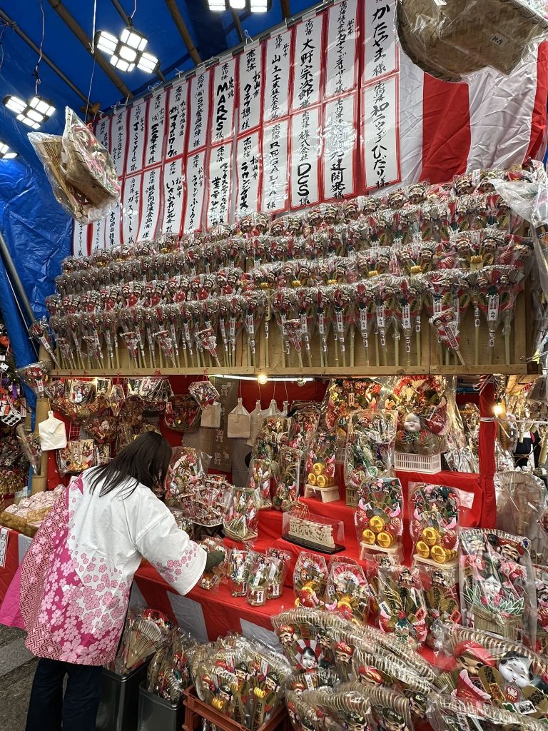 伊豫豆比古命神社の椿祭り縁起物屋台3