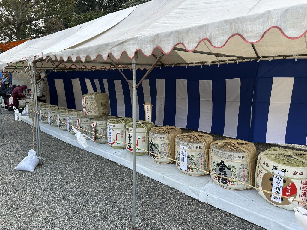 伊豫豆比古命神社(椿神社)椿祭り酒樽2