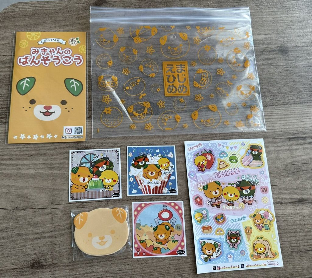 みきゃんキャラバンカー新ラッピングのお披露目会&写真撮影会のみきゃん、こダークみきゃん13