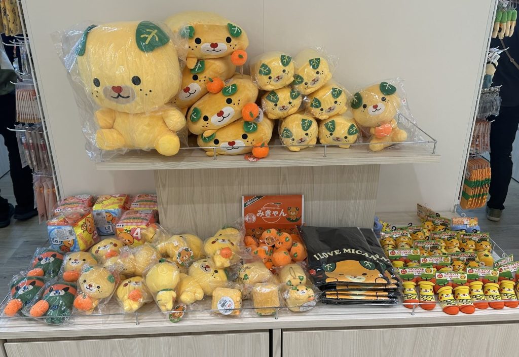 JR松山駅だんだん通りのお土産屋さん3