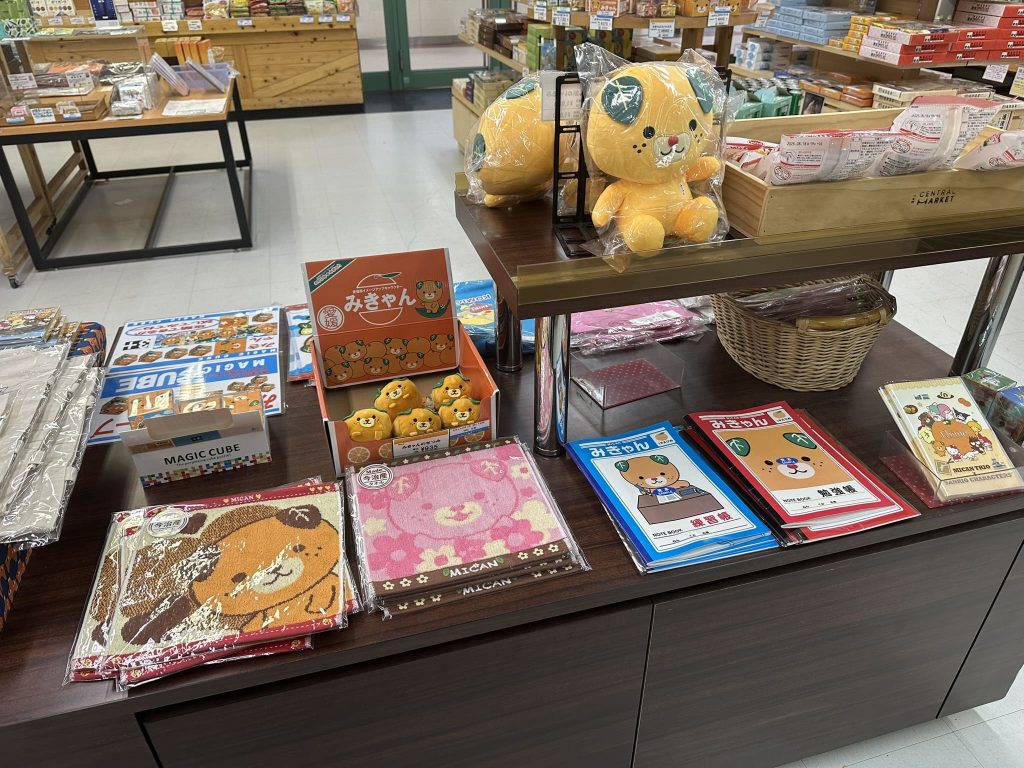 いしづち山麓マルシェのお土産売り場2