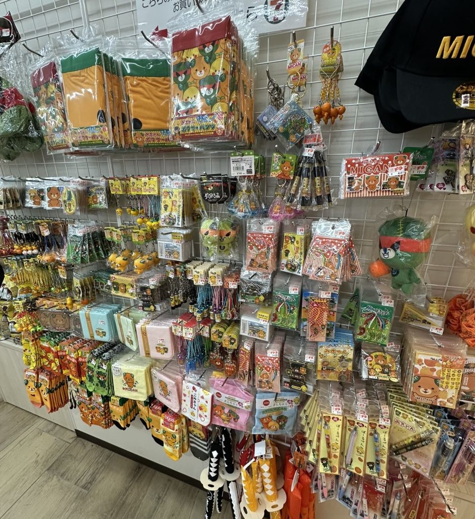 JR松山駅だんだん通りのお土産屋さん4