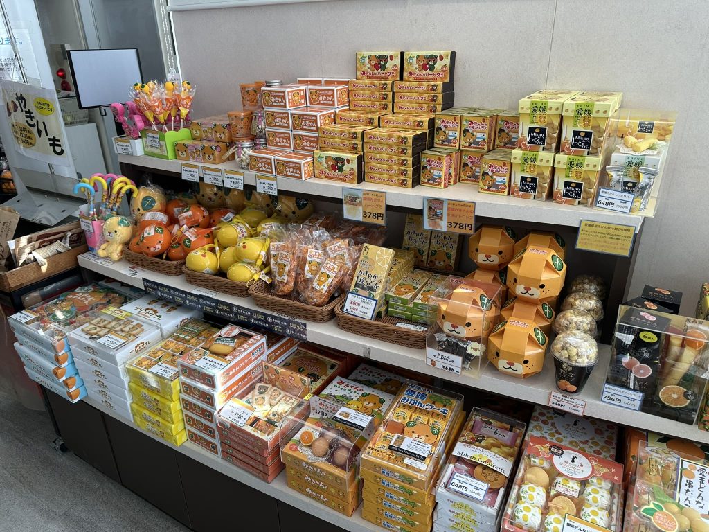 愛媛県内の道の駅のお土産売り場3