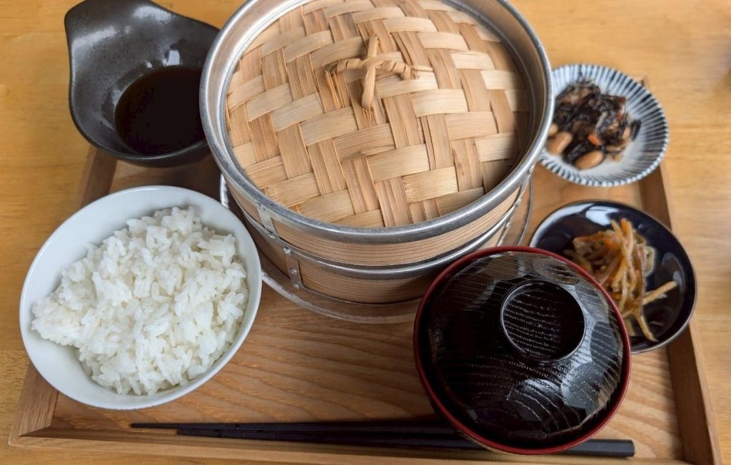 ITTEKURAi 松山、翠棟の朝の食事について