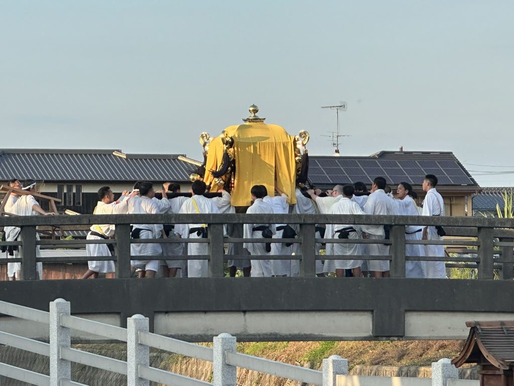 勝岡八幡神社秋祭り川狩り写真