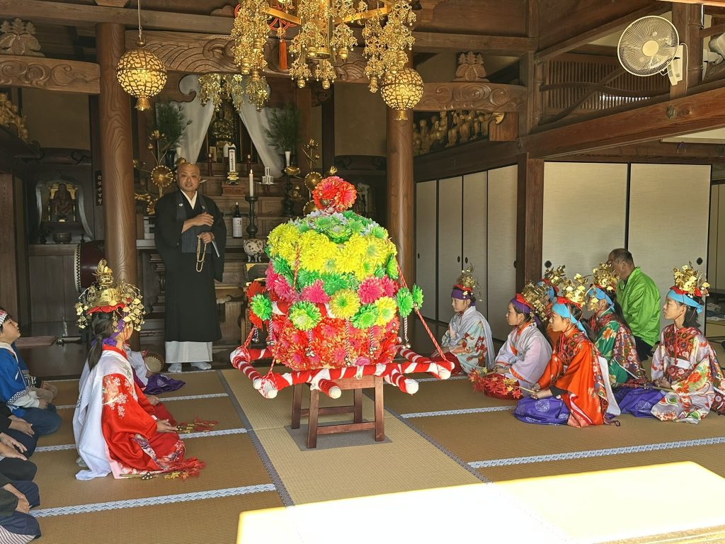 西滝禅寺にて法要と記念撮影写真