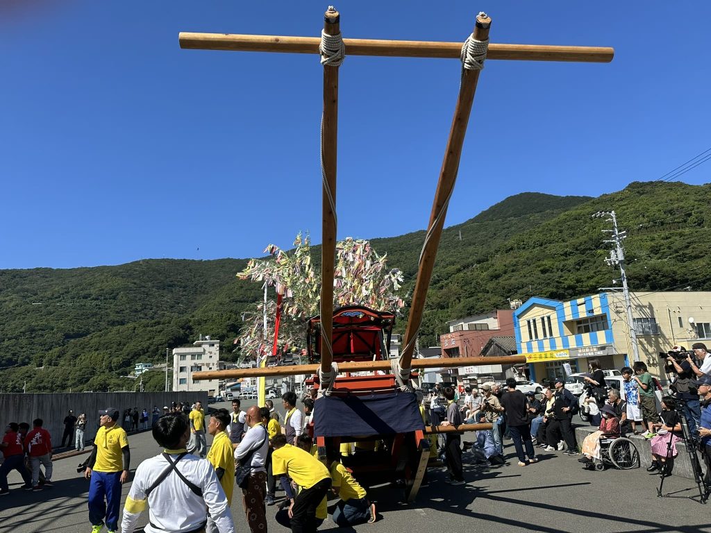 三崎秋祭り蹴り上げ合戦写真