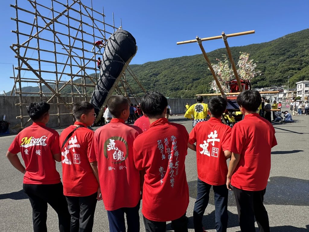 三崎秋祭り蹴り上げ合戦写真
