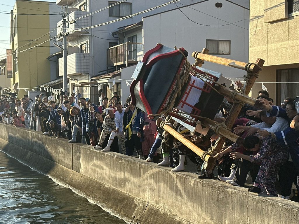 北条秋祭り 神輿みぞぎ写真