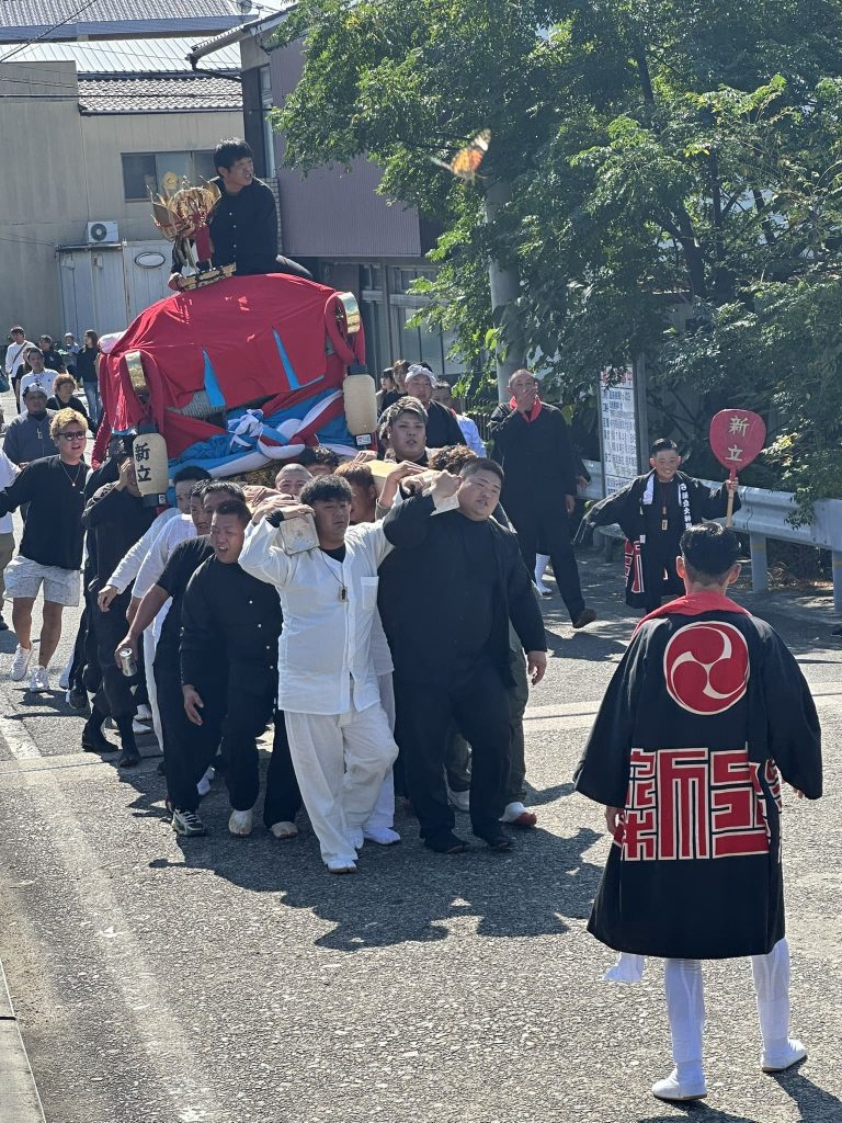 松前秋祭り鉢合わせ（宮入り）夫婦橋写真