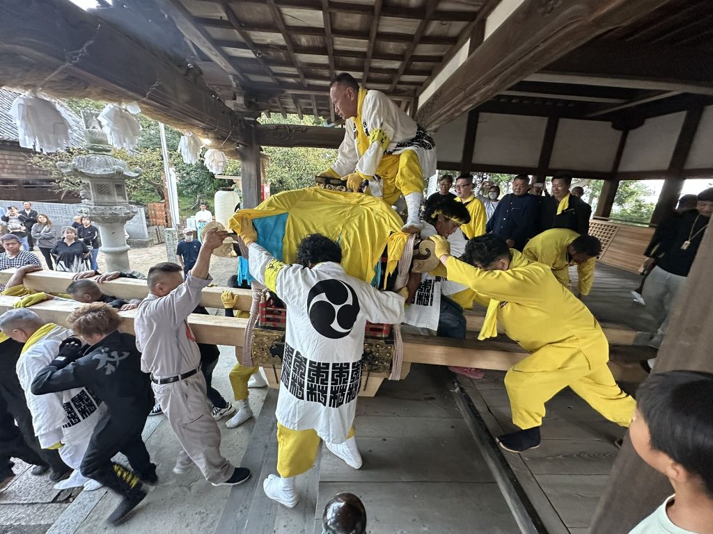 松前秋祭り　神事と鉢合わせ（宮出）　玉生八幡大神社
