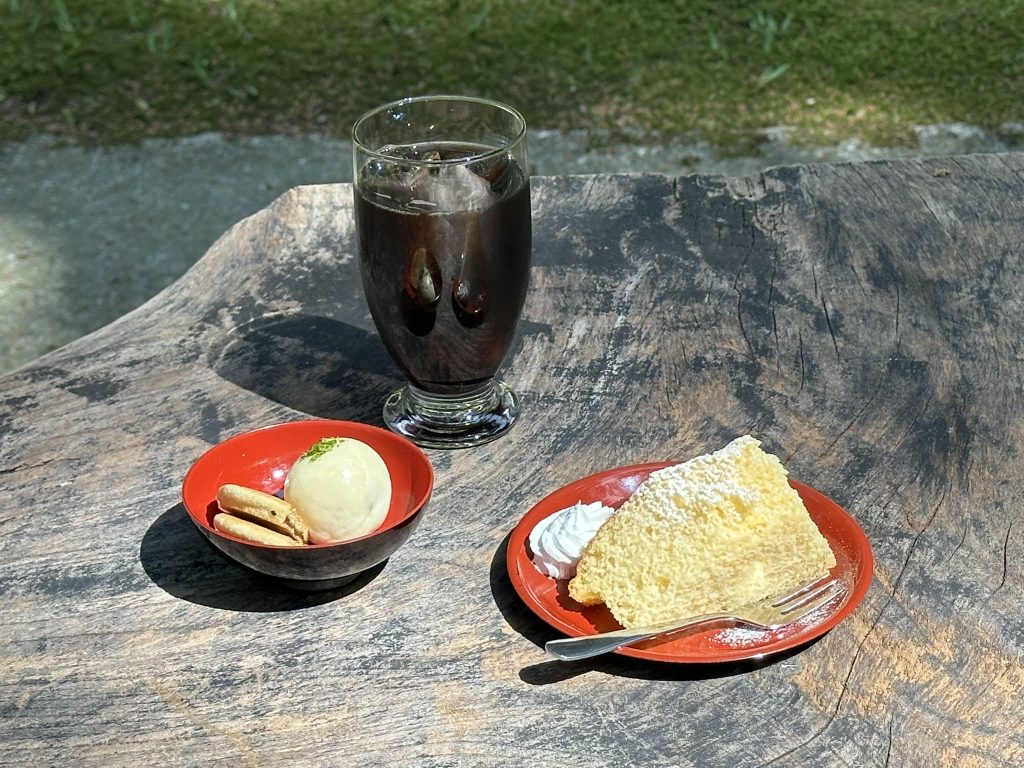 ギャラリー喫茶苔莚