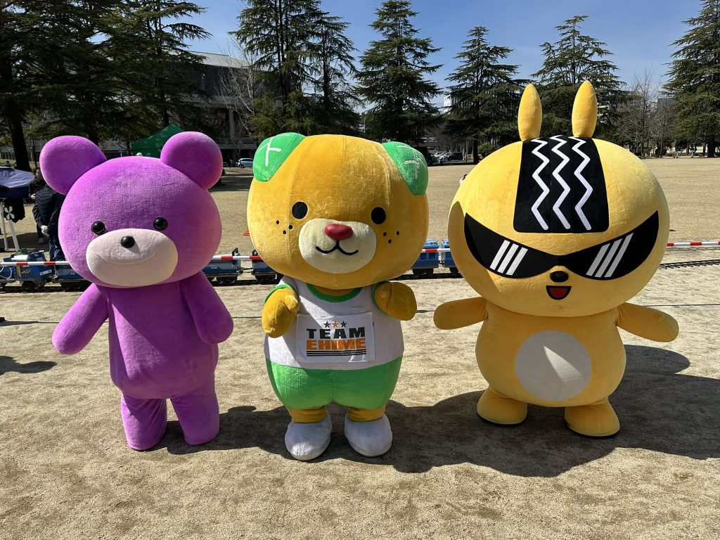 ブルボンプチクマとネッツトヨタ愛媛やりスくんとみきゃん