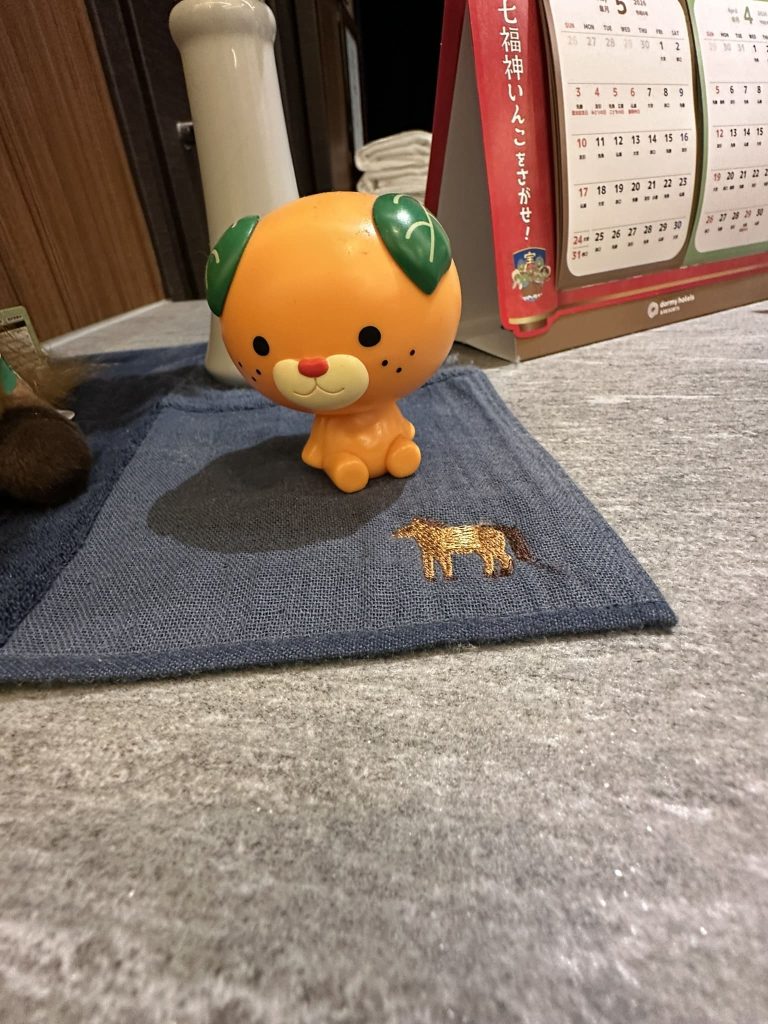 ホテルのロビーにみきゃん