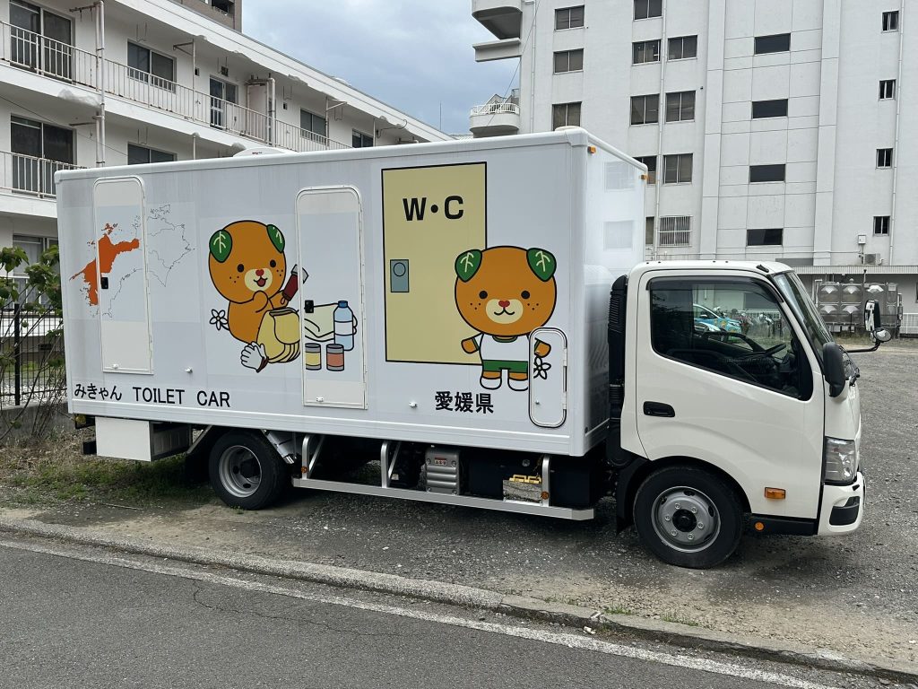 みきゃんTOILET CAR 愛媛県