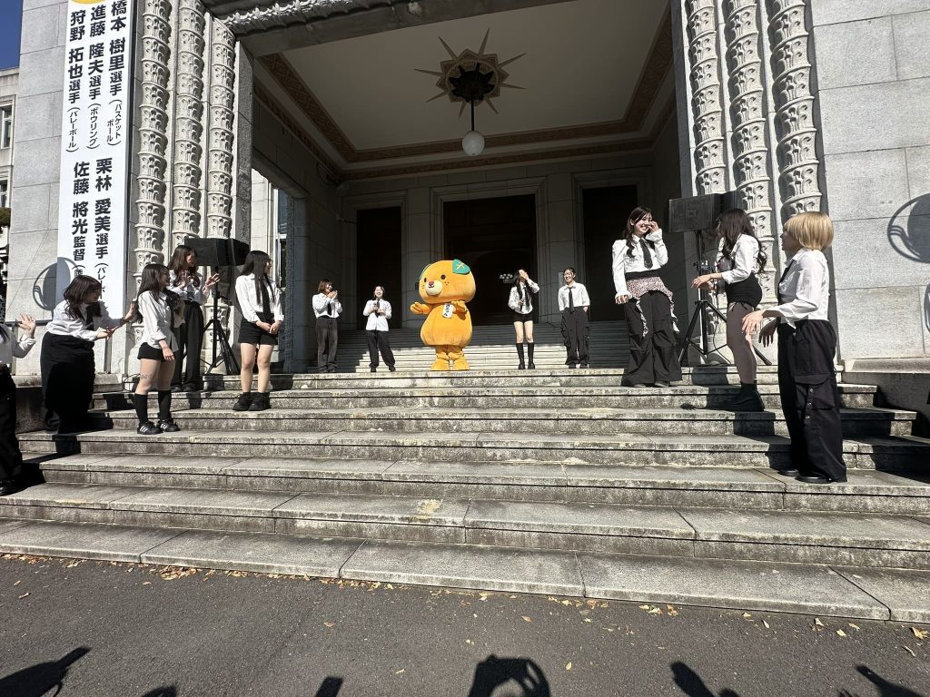 みきゃんお誕生日会 ダンスショー(松山大学macl&みきゃん)