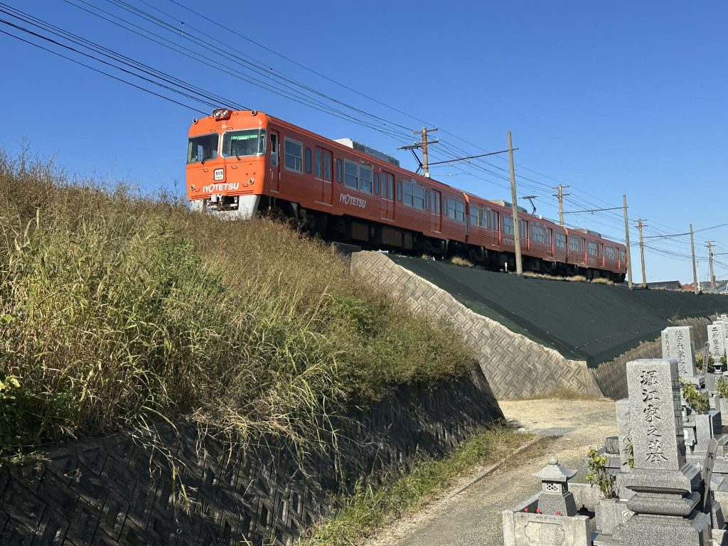 私が大好きな出合橋陸橋付近の古いトンネル写真