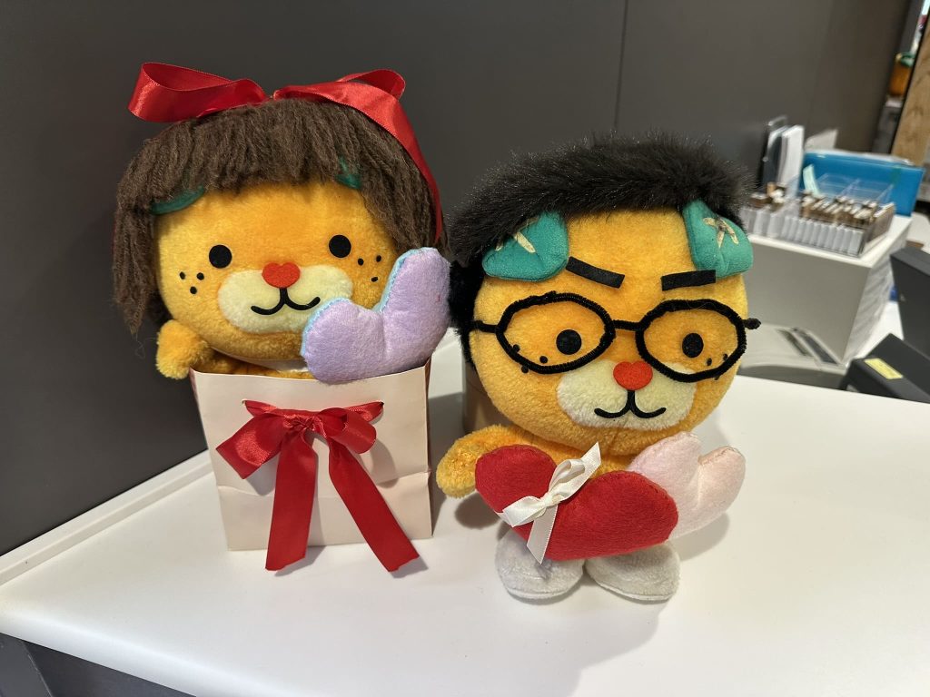 JR松山駅の名物みきゃんバレンタインバージョン