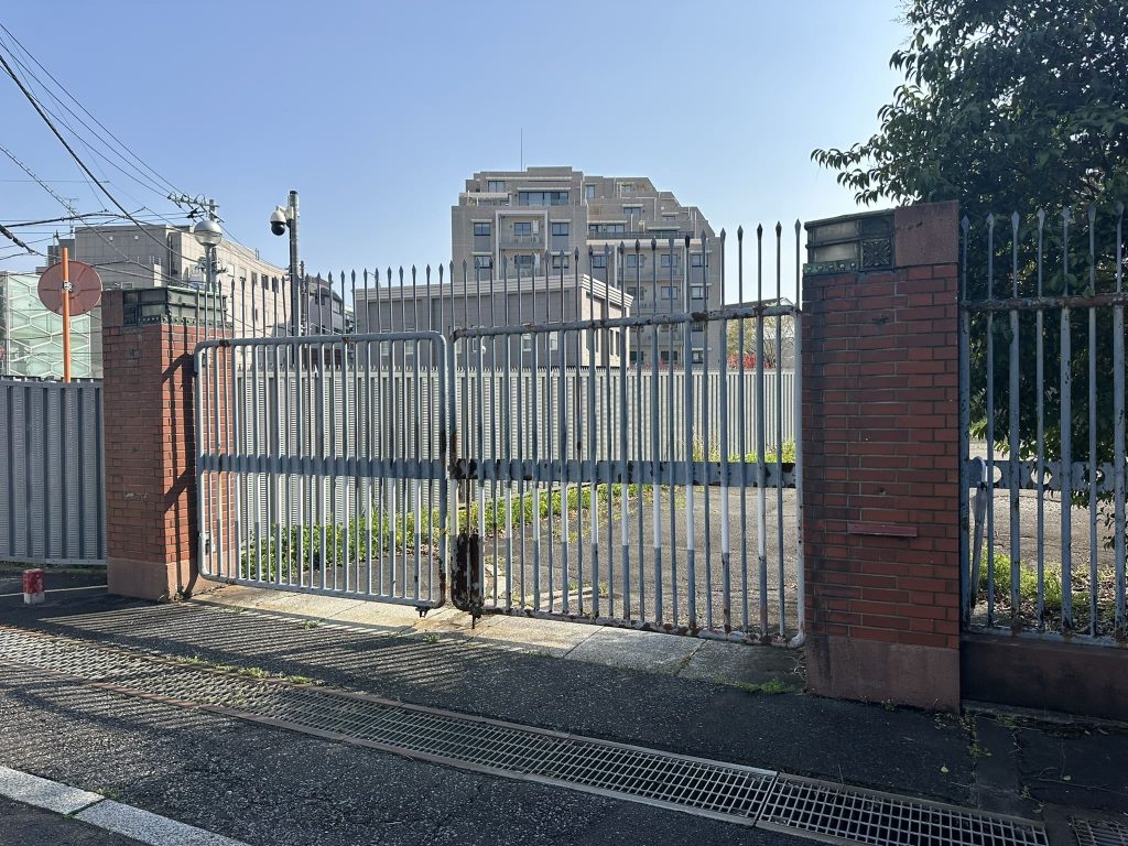 目黒自衛隊の赤レンガ門