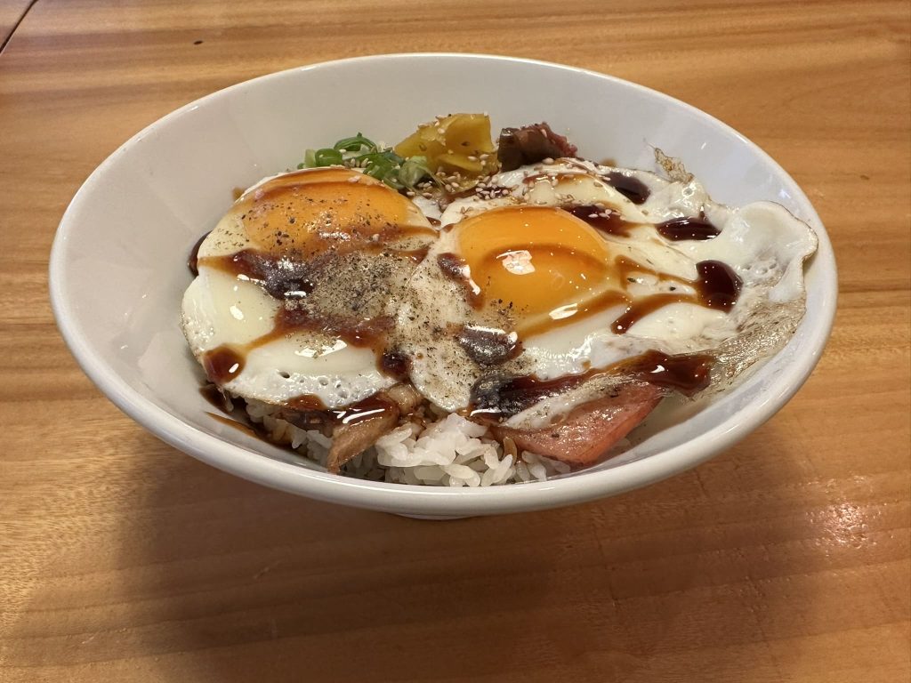 今治チャーシュー卵丼
