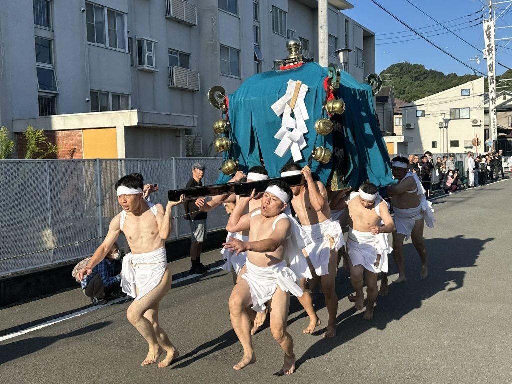 勝岡八幡神社秋祭り　一体走り