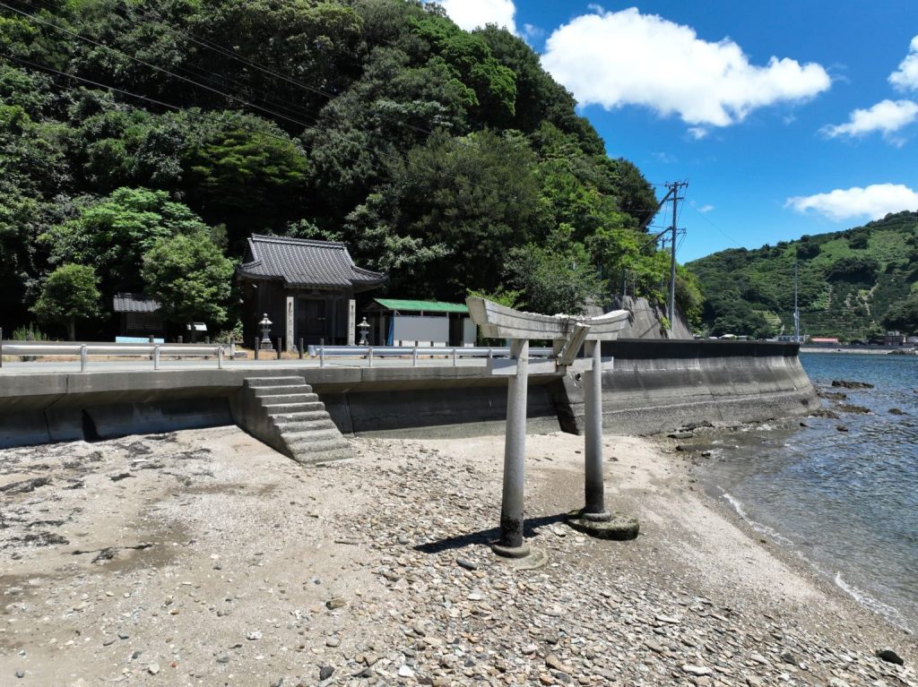 舌間厳島神社 海の鳥居(愛媛県八幡浜市)