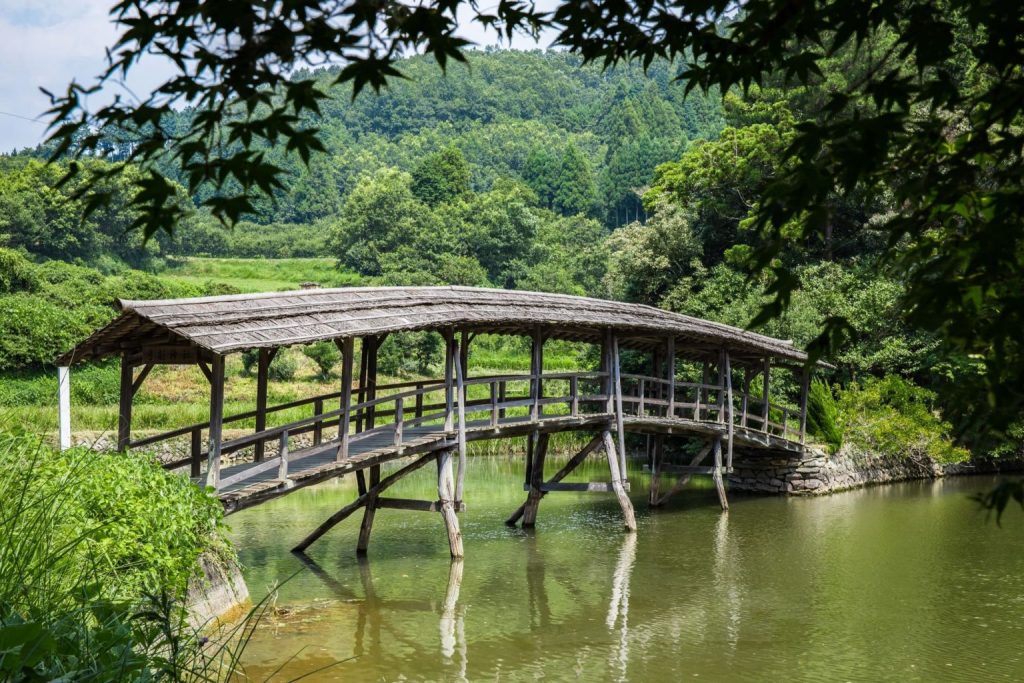 弓削神社の太鼓橋(愛媛県喜多郡内子町)