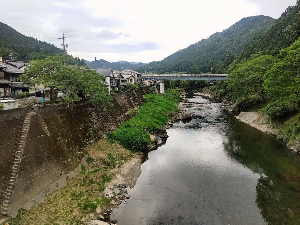 岐阜県の下呂市金山町の恐い階段