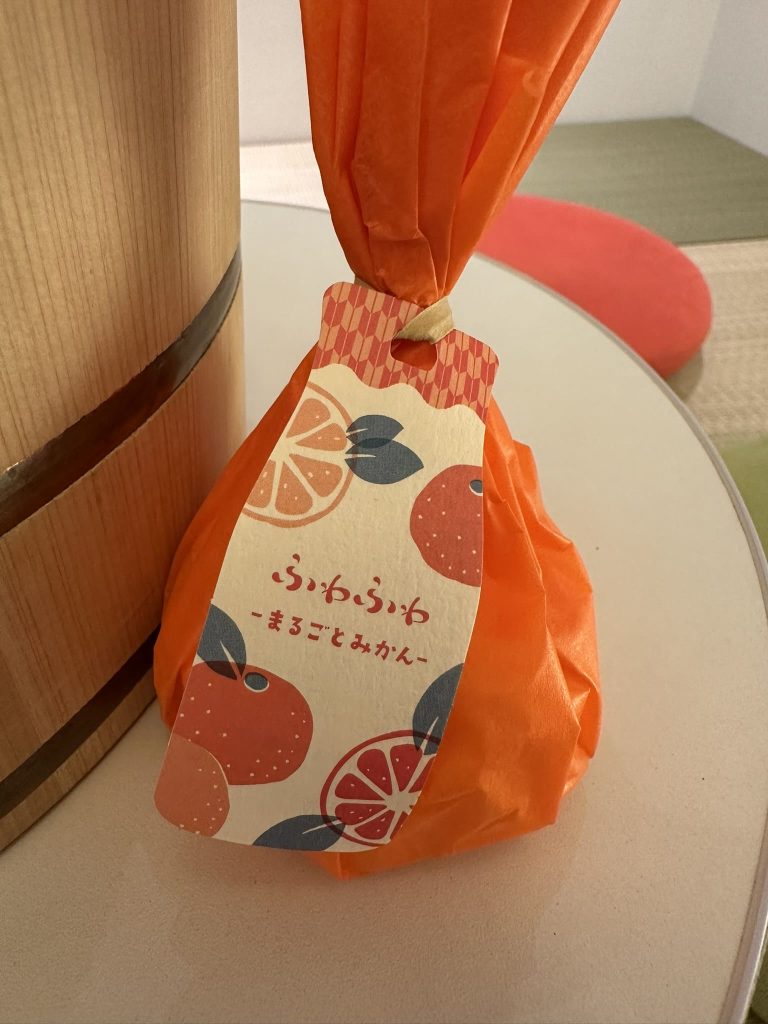道後ミルクチーズケエキのふわふわまるごとみかん