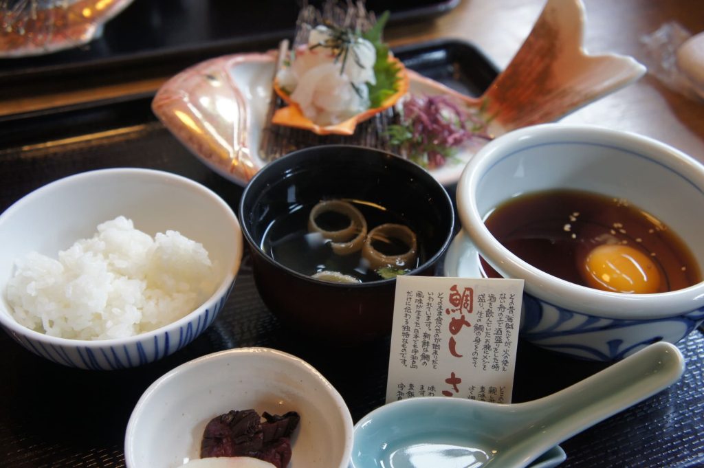 愛媛県の名物　宇和島風鯛めし