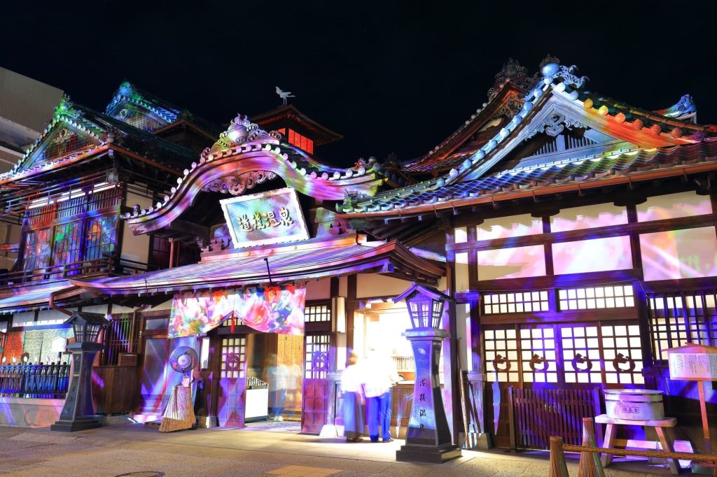 道後温泉本館のプロジェクションマッピング
