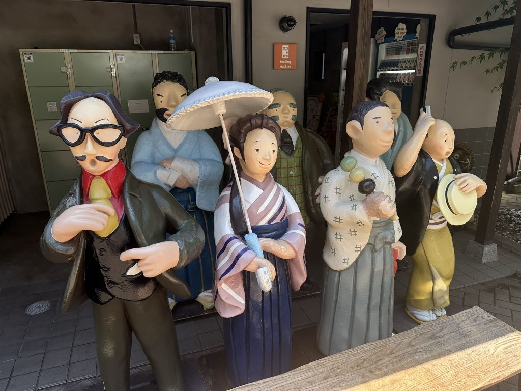 坊っちゃん登場人物の像