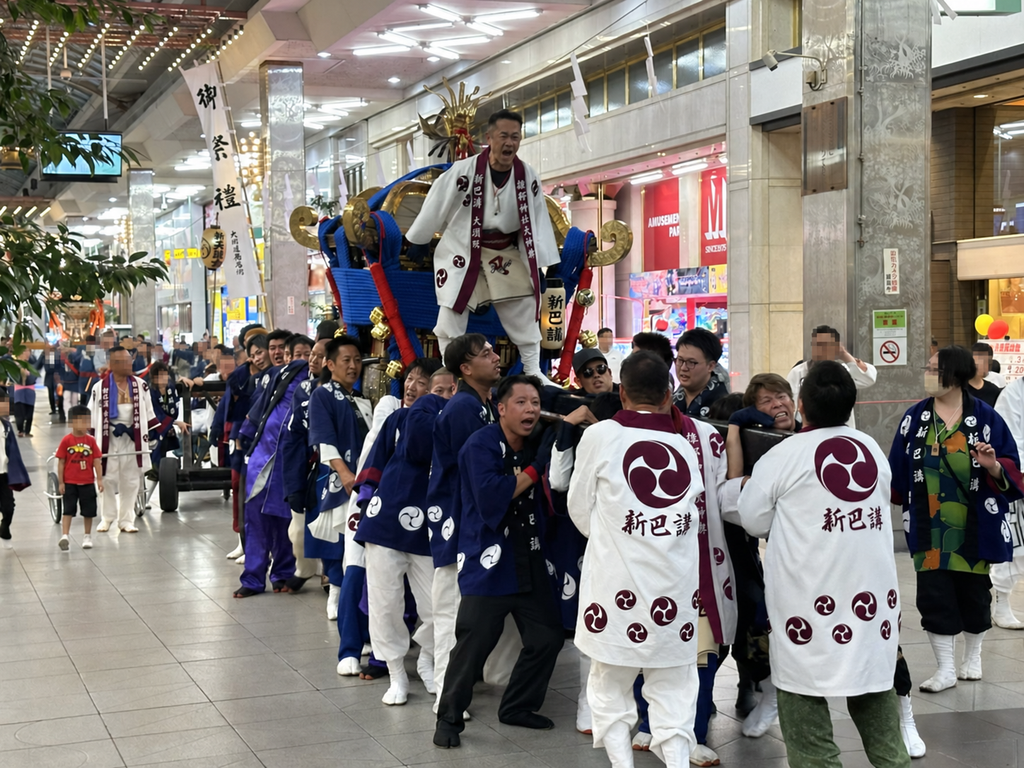 愛媛県松山秋祭り大街道お神輿写真