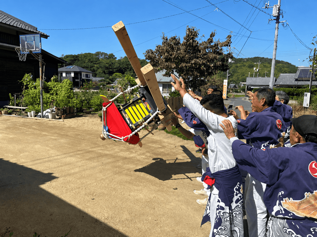 喜多浦八幡大神神社 神輿渡御祭の様子「みだき神輿(くだき神輿)」