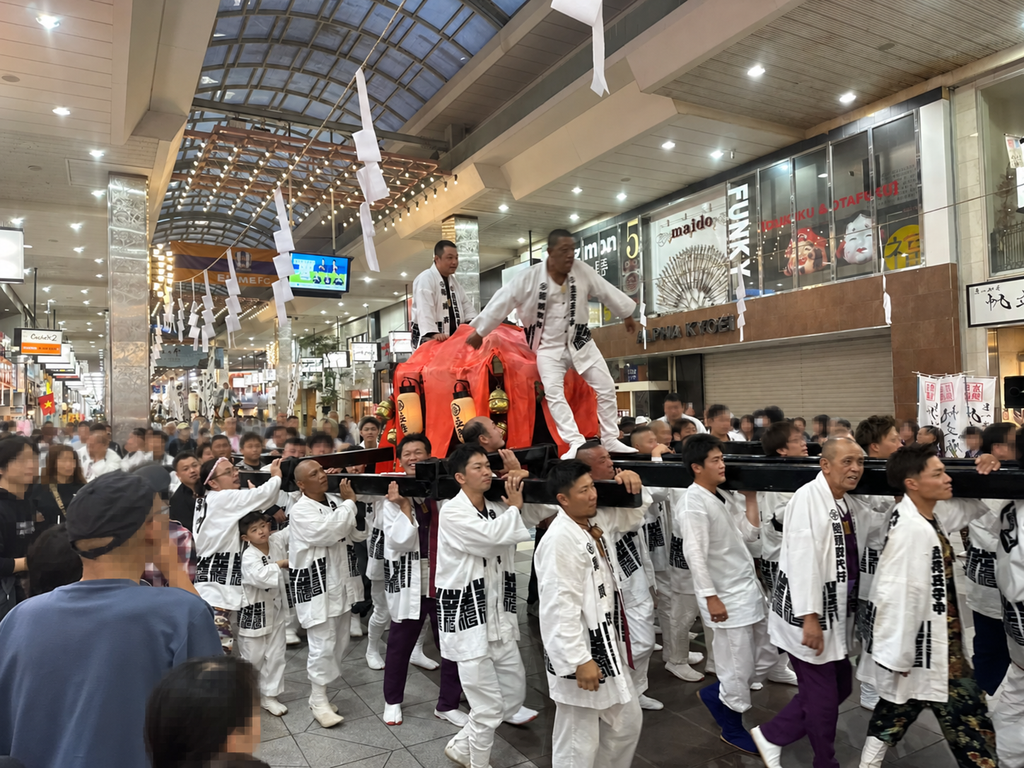 愛媛県松山秋祭り大街道お神輿写真