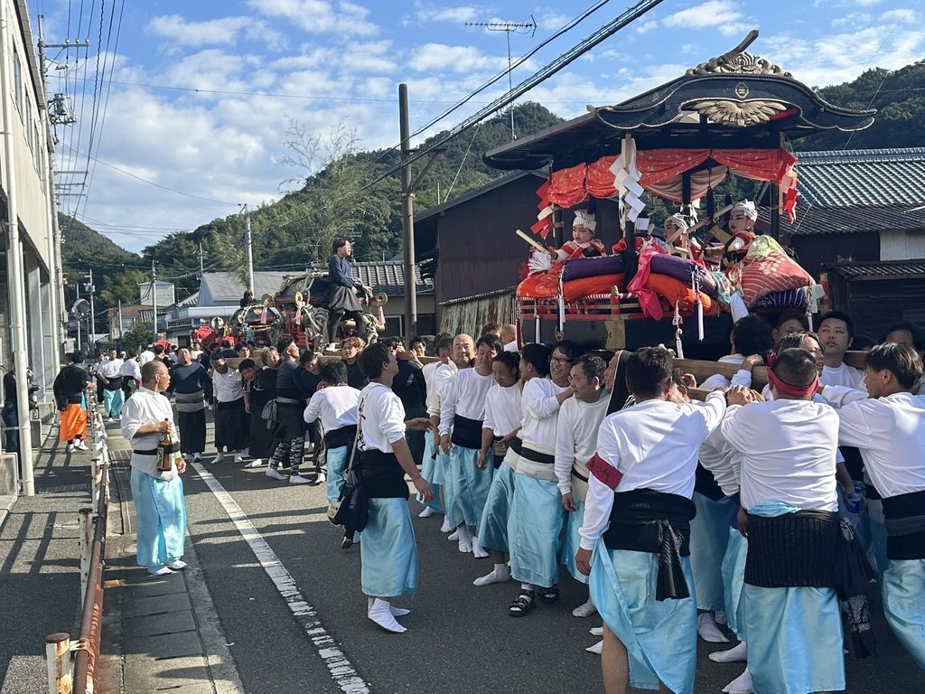 宮窪の秋祭り 町内巡行(陸上渡御)