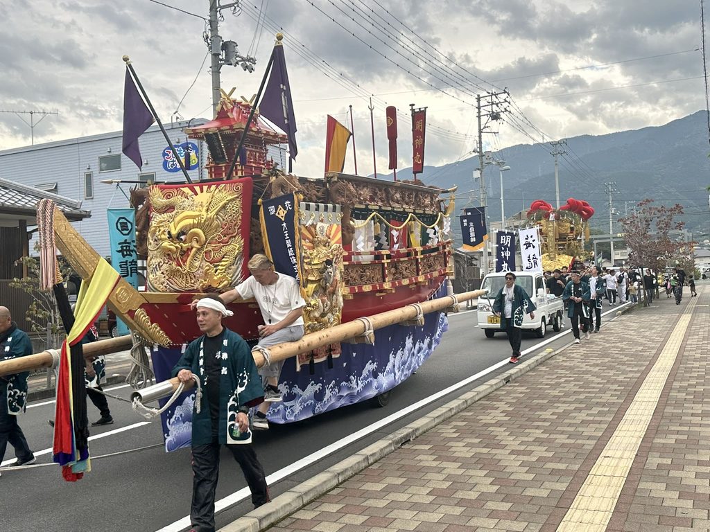 伊予三島秋祭り　地区内運行の様子
