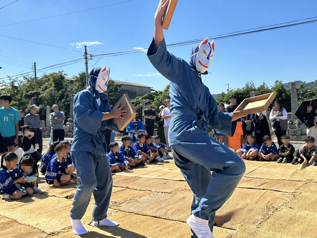 宮窪の秋祭り 祝詞場できつね踊りと獅子舞